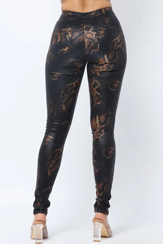 SNAKE PRINT SKINNY PANTS WITH BACK POCKETS